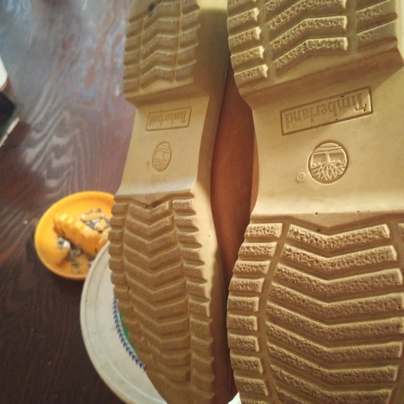 Timberland's - Picture 3 of 4